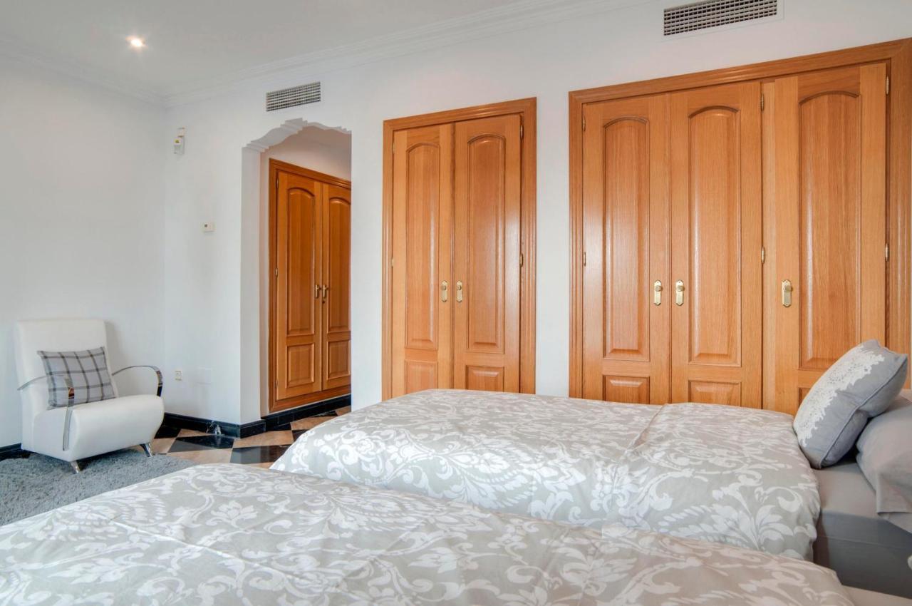 218 Puerto Banus Marbella Front Line 270 Meters Apartment Exterior photo